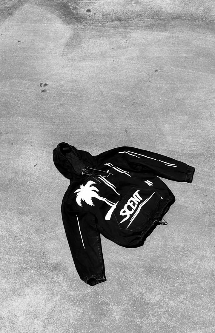 SCENT editorial portrait in endurance apparel